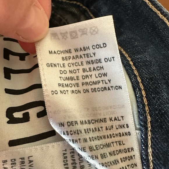 True Religion Cameron slim Boyfriend Blue Distressed Patch Jeans size 25 - Picture 8 of 8